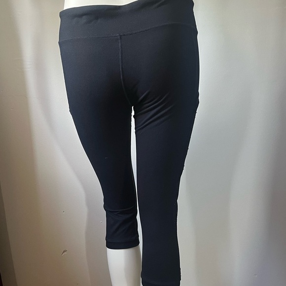 Fabletics Black Capris - Picture 5 of 8